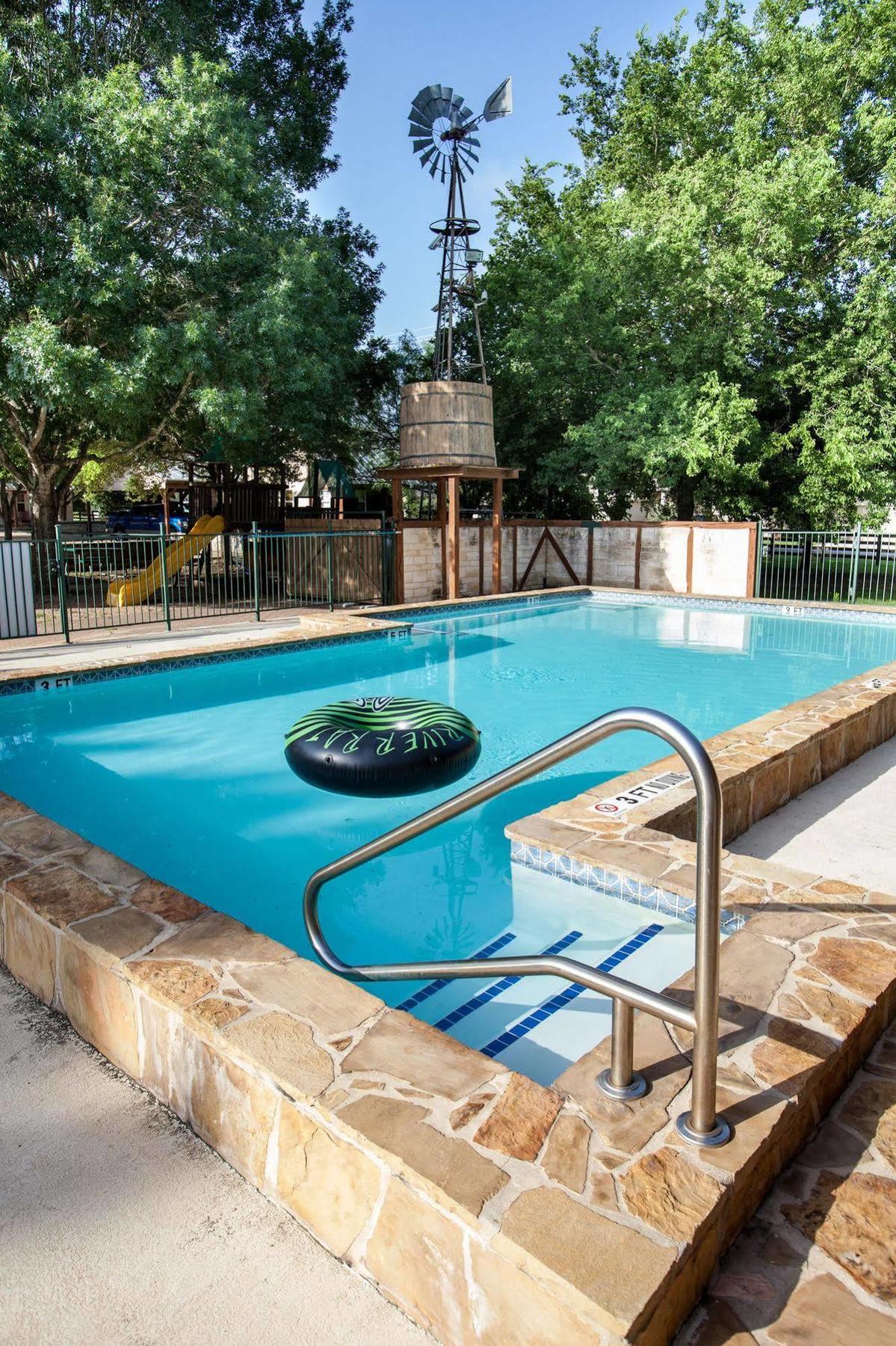 Gruene Cottages Нью Браунфелс Экстерьер фото